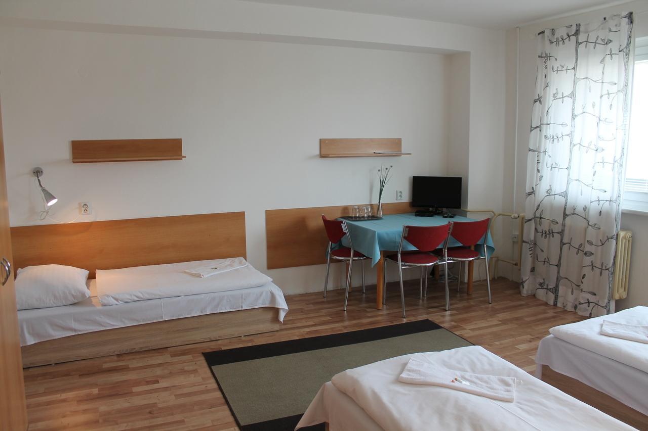 Hostel Turist Zvolen Esterno foto