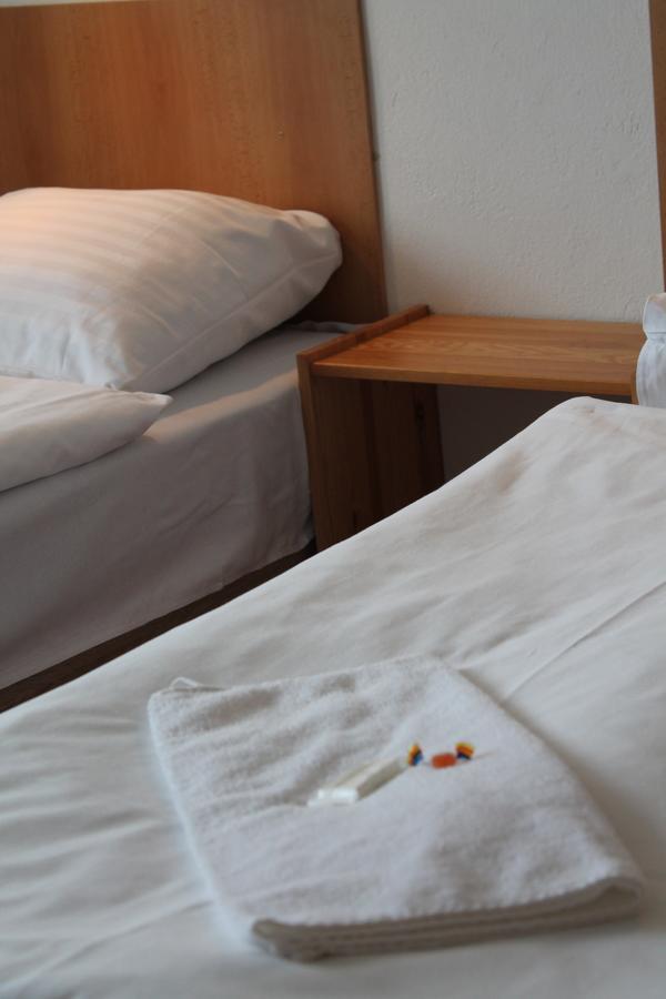 Hostel Turist Zvolen Esterno foto